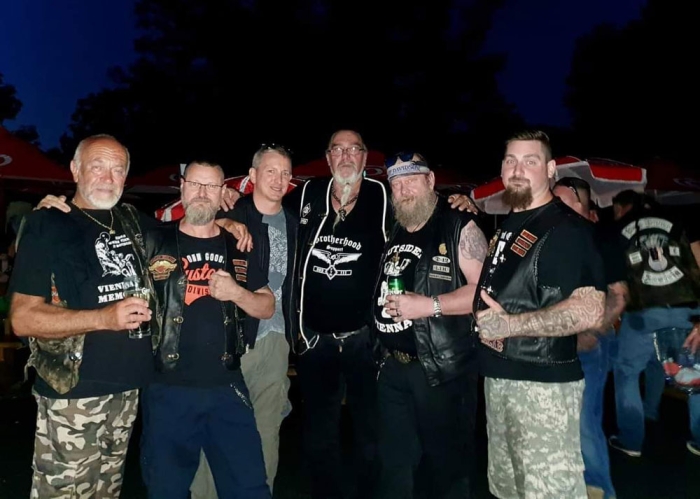 outsider40.077.jpg